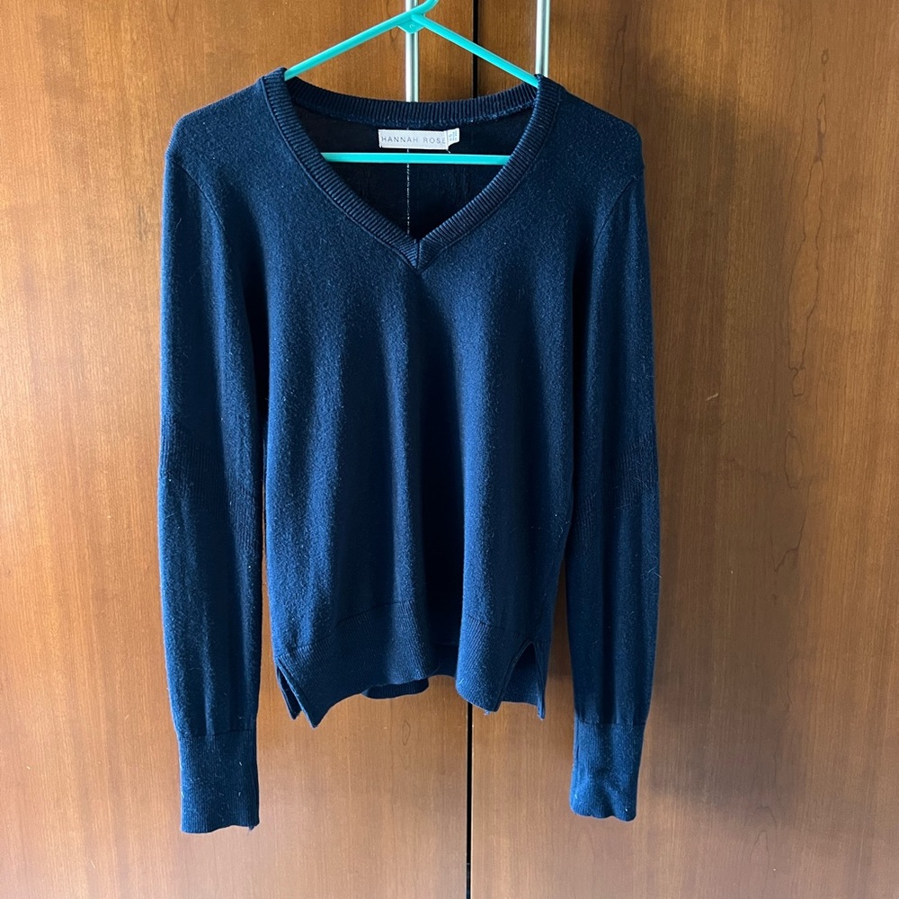 Hannah Childs (Hannah Rose) Equestrian Lifestyle V Neck Sweater in Navy size XS